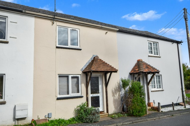 1-bed house on 2 Crown Cottages, Pine View Close, Farnham, £235,000