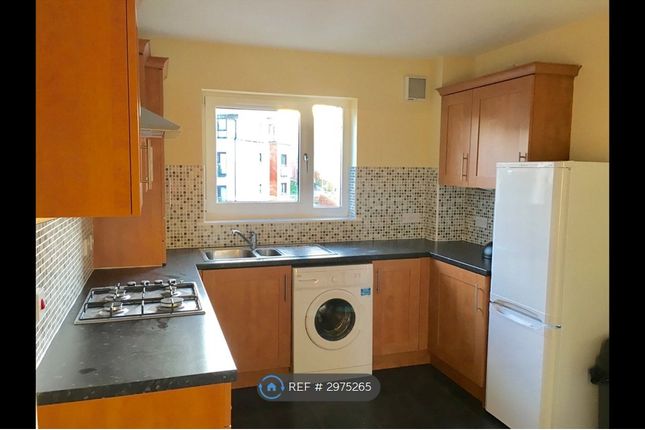 Flat, Kincaid Court, Greenock photo 3