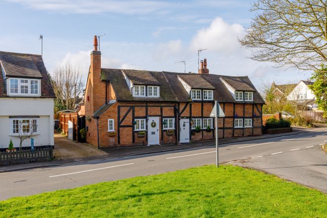 Thumbnail Cottage for sale in The Green, Warwick