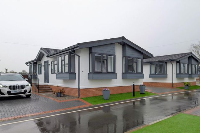 2-bed caravan on 16 Fieldview Park, Gloucester, £195,000