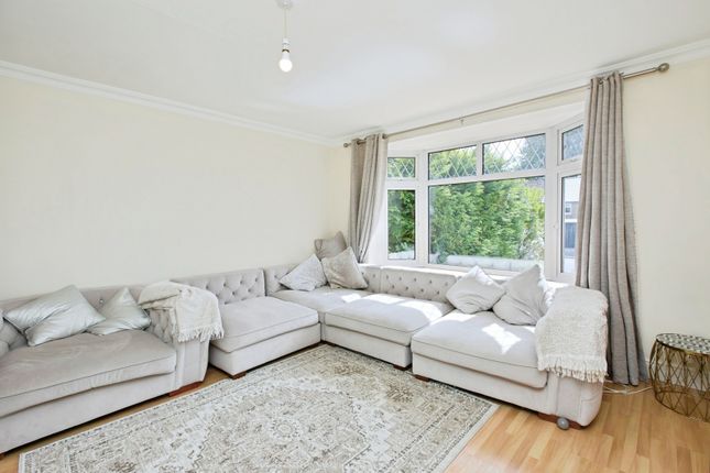 15, Arthur Hind Close, Derbyshire photo 4