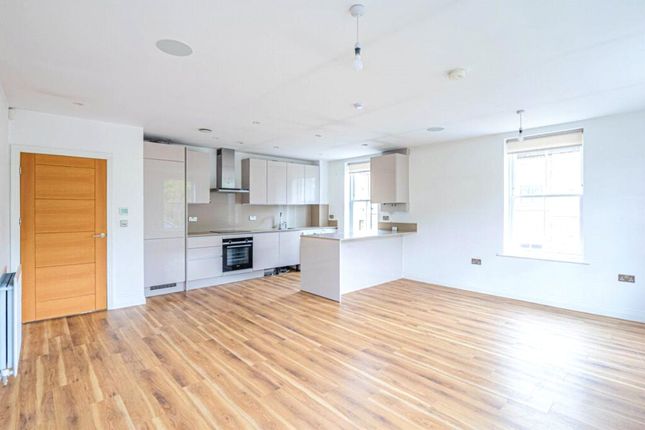 Flat 17,, Waterhouse Place, Bushey photo 3
