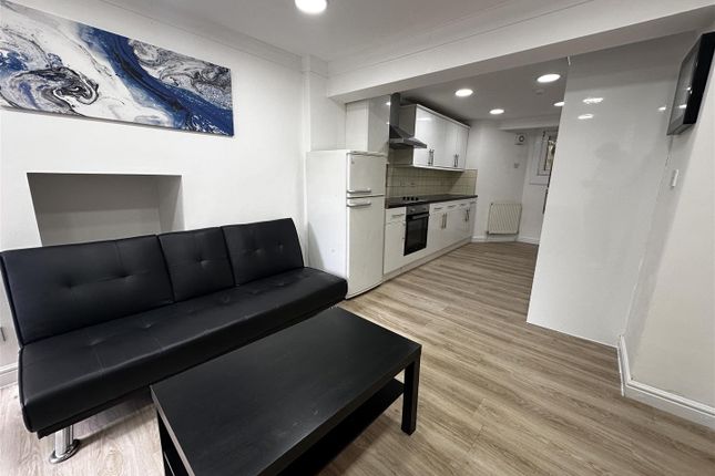 Flat 1, 176, Cathays Terrace, Cardiff photo 2