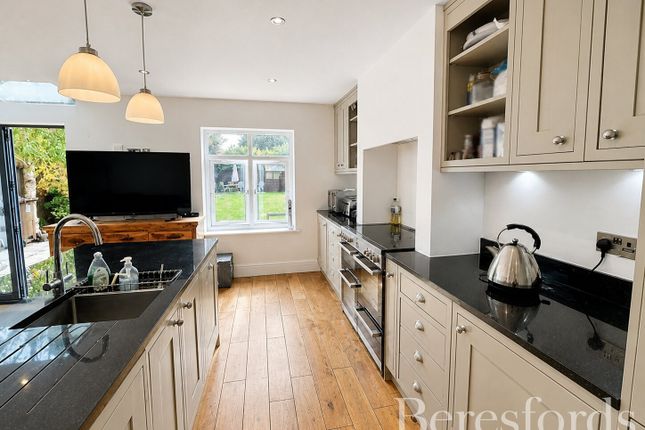 15, All Saints Avenue, Colchester photo 5