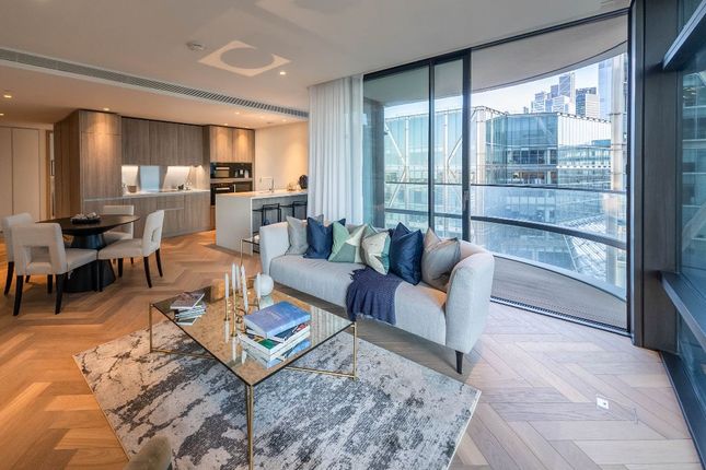 Flat for sale in Principal Tower, London