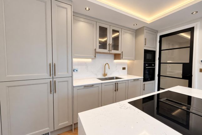 Flat 4 Navy Rose Apartments, 1C, Hazelwood Avenue, Morden photo 4