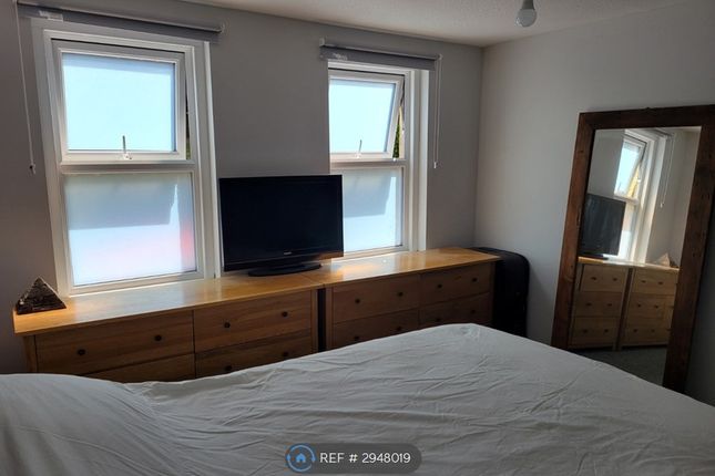 Flat, Cliff Road, Cowes photo 5
