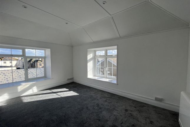 Thumbnail Flat to rent in Union Street, Penzance TR18, Penzance,