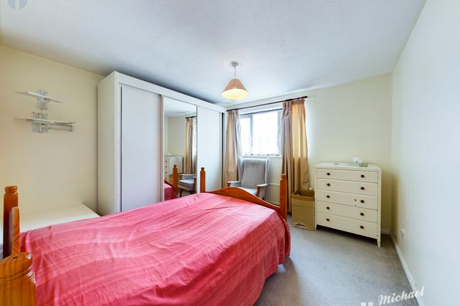 56 Cornbrook Road, Aylesbury photo 4