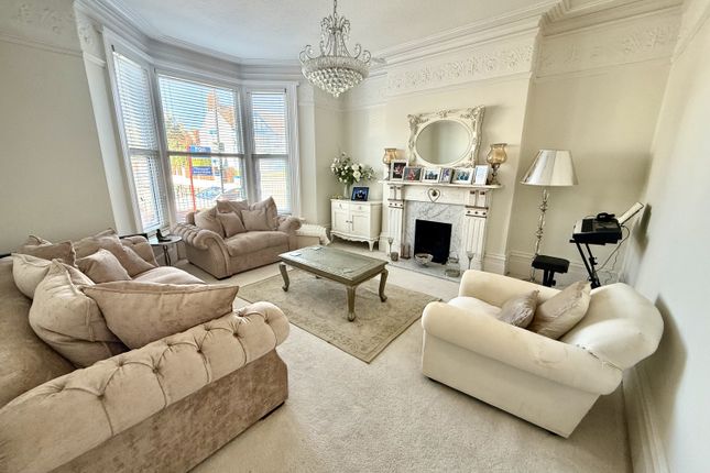 77, Hutton Avenue, Hartlepool photo 2