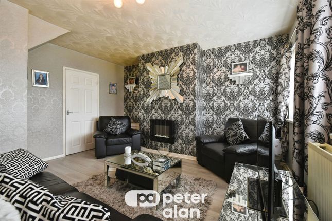 32, Heol Tai Mawr, Merthyr Tydfil photo 4