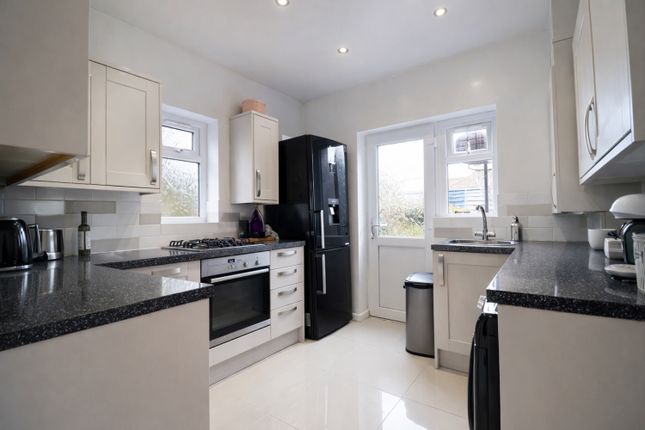 103, MILNE PARK EAST, CROYDON photo 2