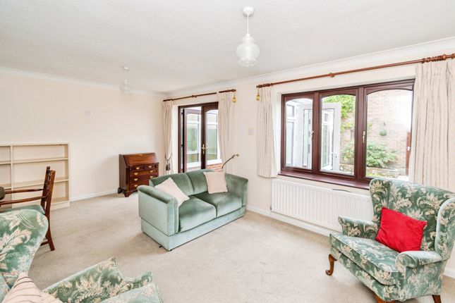 Gambles Cottage, 18, Clarence Road, Hampshire photo 4