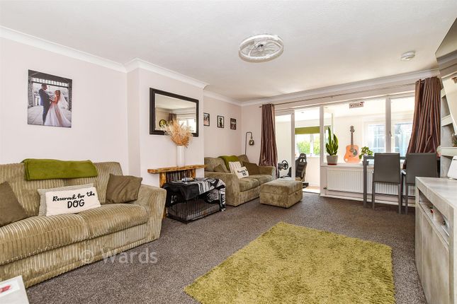9, Taylor Road, Lydd-On-Sea photo 4