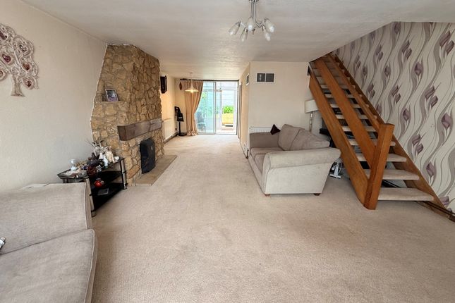 11 Yew Tree Close, Yeovil photo 2