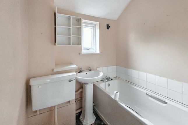 23 Bowlingfield, Ingol, Preston photo 4
