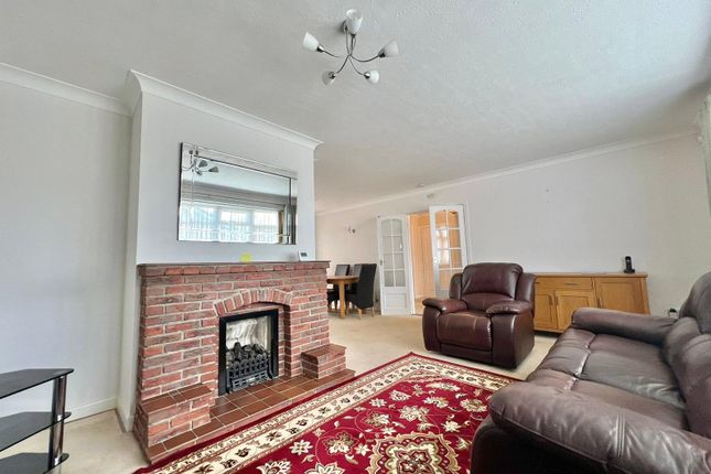 4, Forest Way, Lymington photo 3