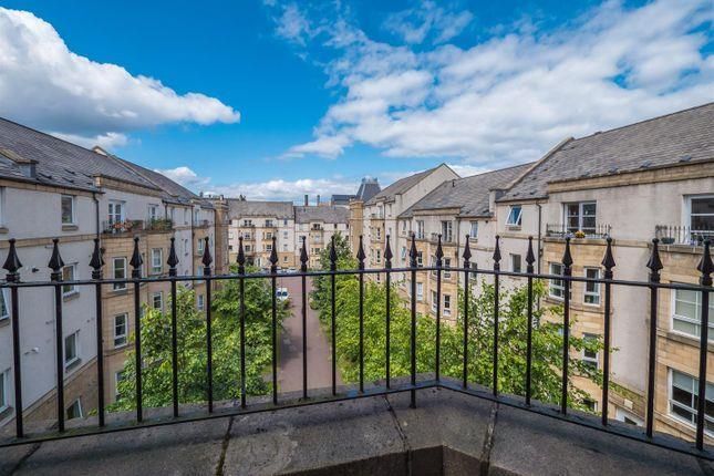 Flat to rent in Dicksonfield, Edinburgh