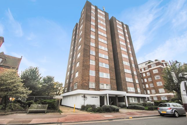 Flat to rent in St Clements Court East, Broadway West, Leigh-On-Sea