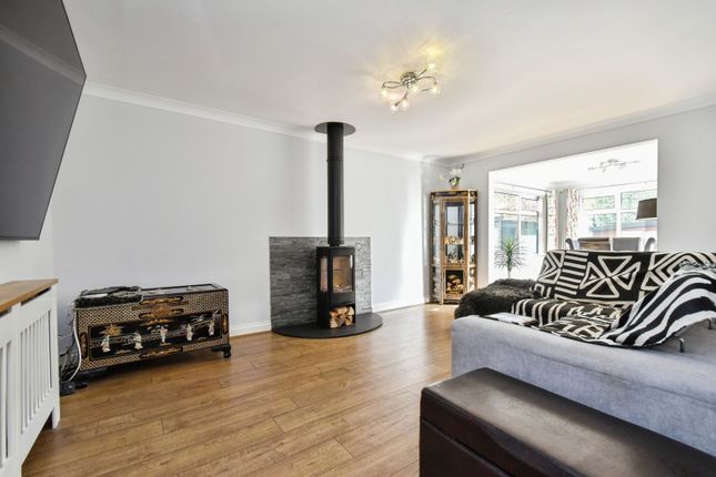 12, Clos Nant-y-Ci, Ammanford photo 4