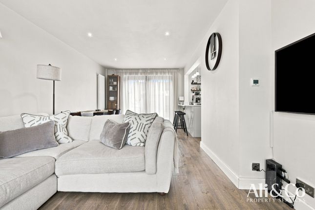 15 Fieldway, Grays photo 4