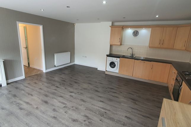 17 Mulberry Court,, Bradford Road, Tong photo 4