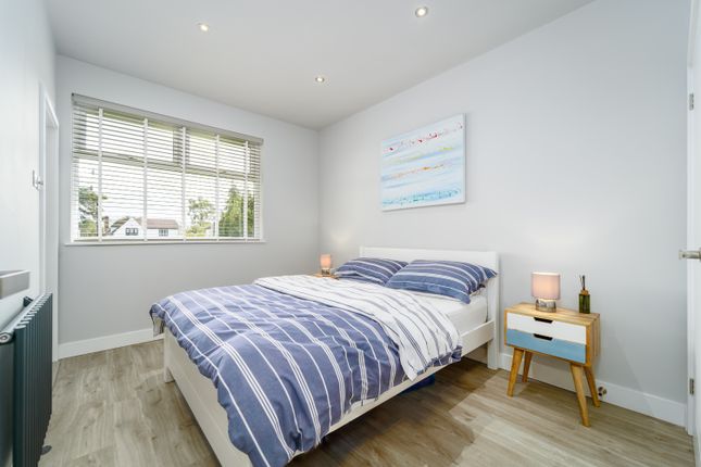 Flat for sale in Cedar Close, Staines