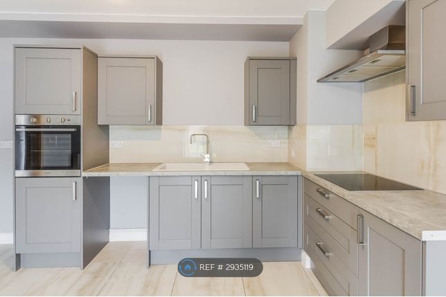 Flat, Carlton House Penuel Square, Ebbw Vale photo 2
