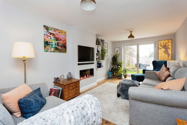 10, Hop Pocket Close, Kent photo 2