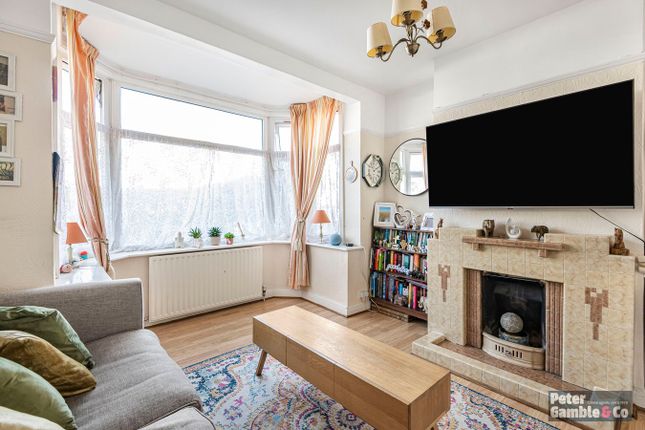 42, Coniston Avenue, Greenford photo 3