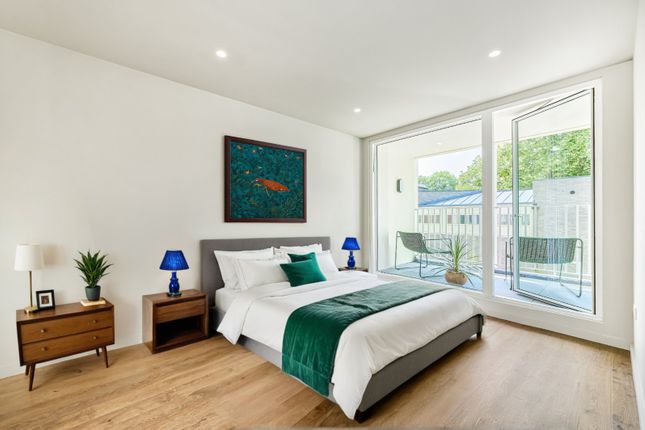 Flat 2, Manerium House, 2, Manor Park, London photo 3