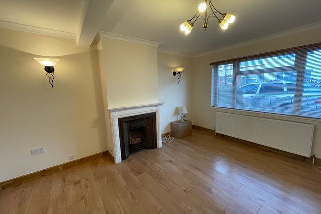 Thumbnail Property to rent in Brookfield Close, London