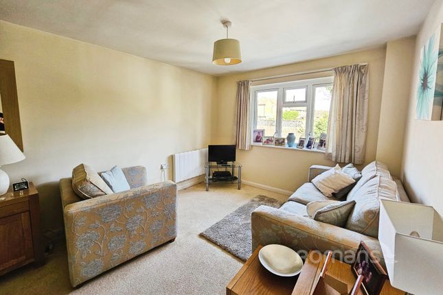 14, Clare Court, Fleet photo 2
