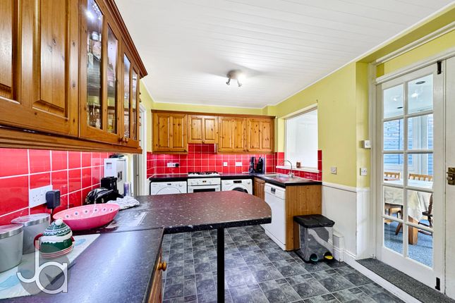 8, Empire Road, Harwich photo 4
