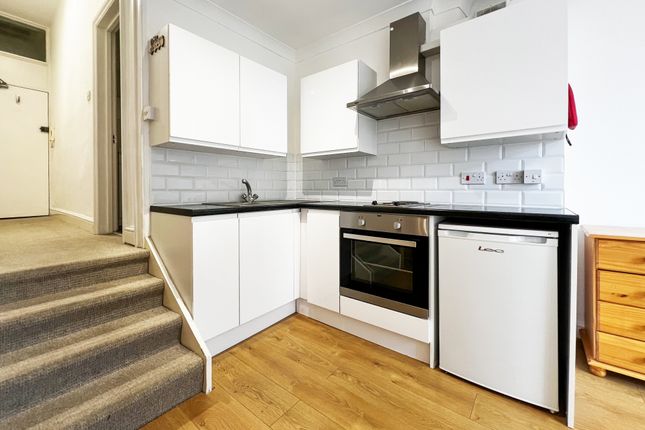 10 10, Manstone Road, London photo 2