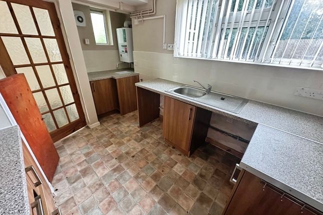 110 Clough Hall Road Kidsgrove, Stoke-On-Trent photo 2