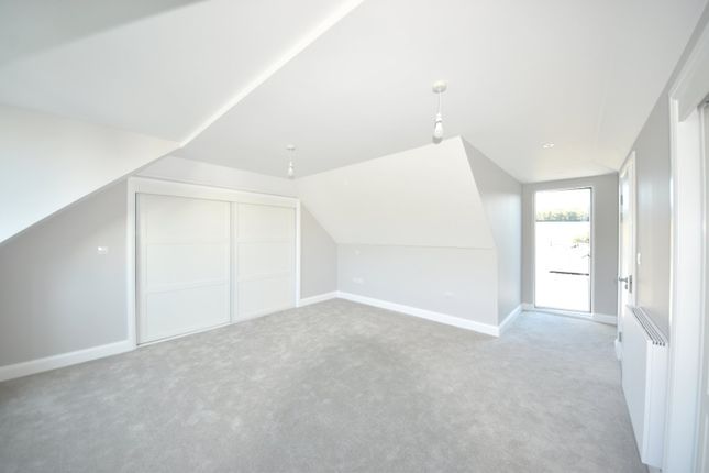Flat for sale in Wycombe Lane, Wooburn Green, High Wycombe