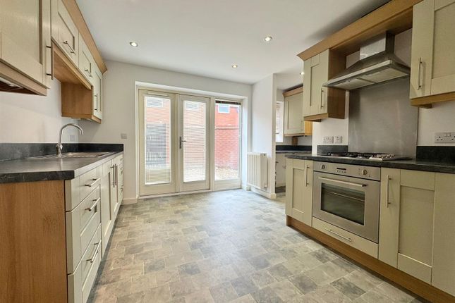 12, William Street, Tiverton photo 4