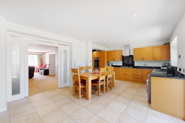 17, The Uplands, Ruislip photo 2