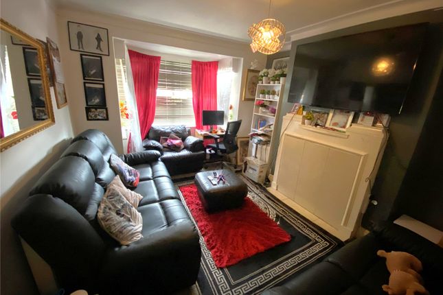 156, Cross Flatts Grove, West Yorkshire photo 2