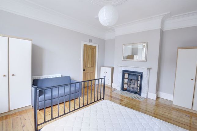 Bayswater Road, Newcastle Upon Tyne photo 4