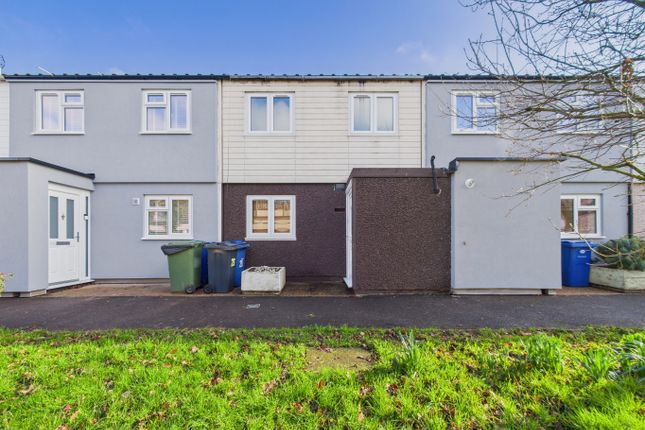 2-bed house on 26 Mayflower Close, South Ockendon, Essex, £280,000