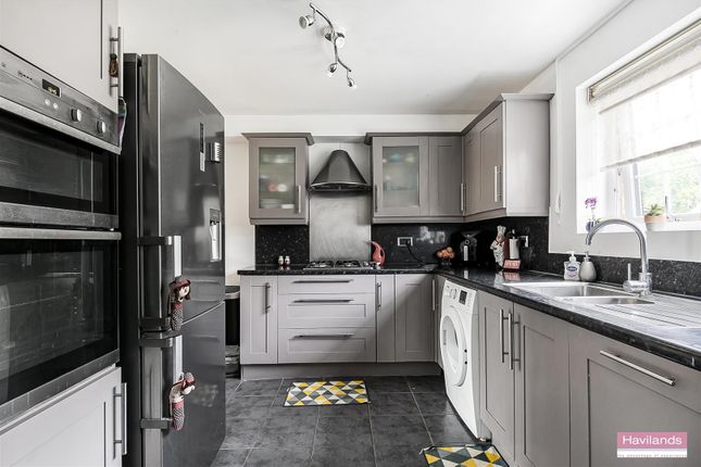 16, Perry Mead, Enfield photo 4
