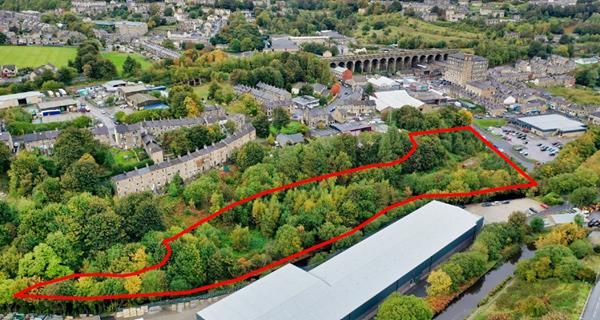 Thumbnail Commercial property for sale in Scar Lane, Huddersfield