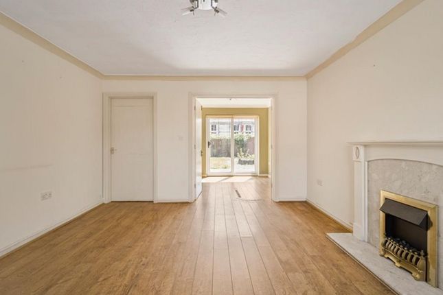 43, Ty'n Y Parc, Abertridwr photo 2