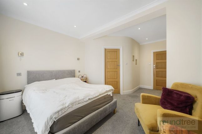 10, Vaughan Avenue, Hendon photo 4