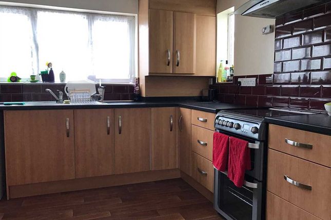 Semi-detached house to rent in Drumcliff Road, Leicester