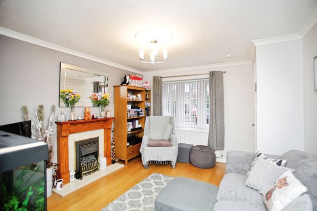 33, Willow Tree Close, Barwell photo 4