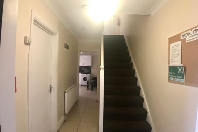Terraced house to rent in Central Avenue, Hayes