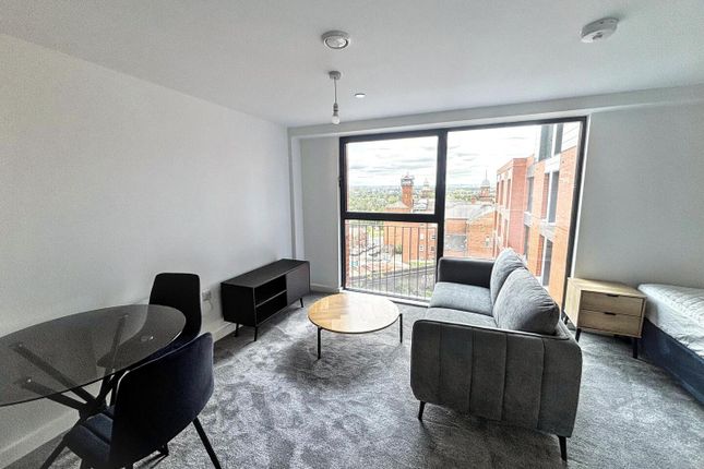 512, Willow Court, Salford photo 2